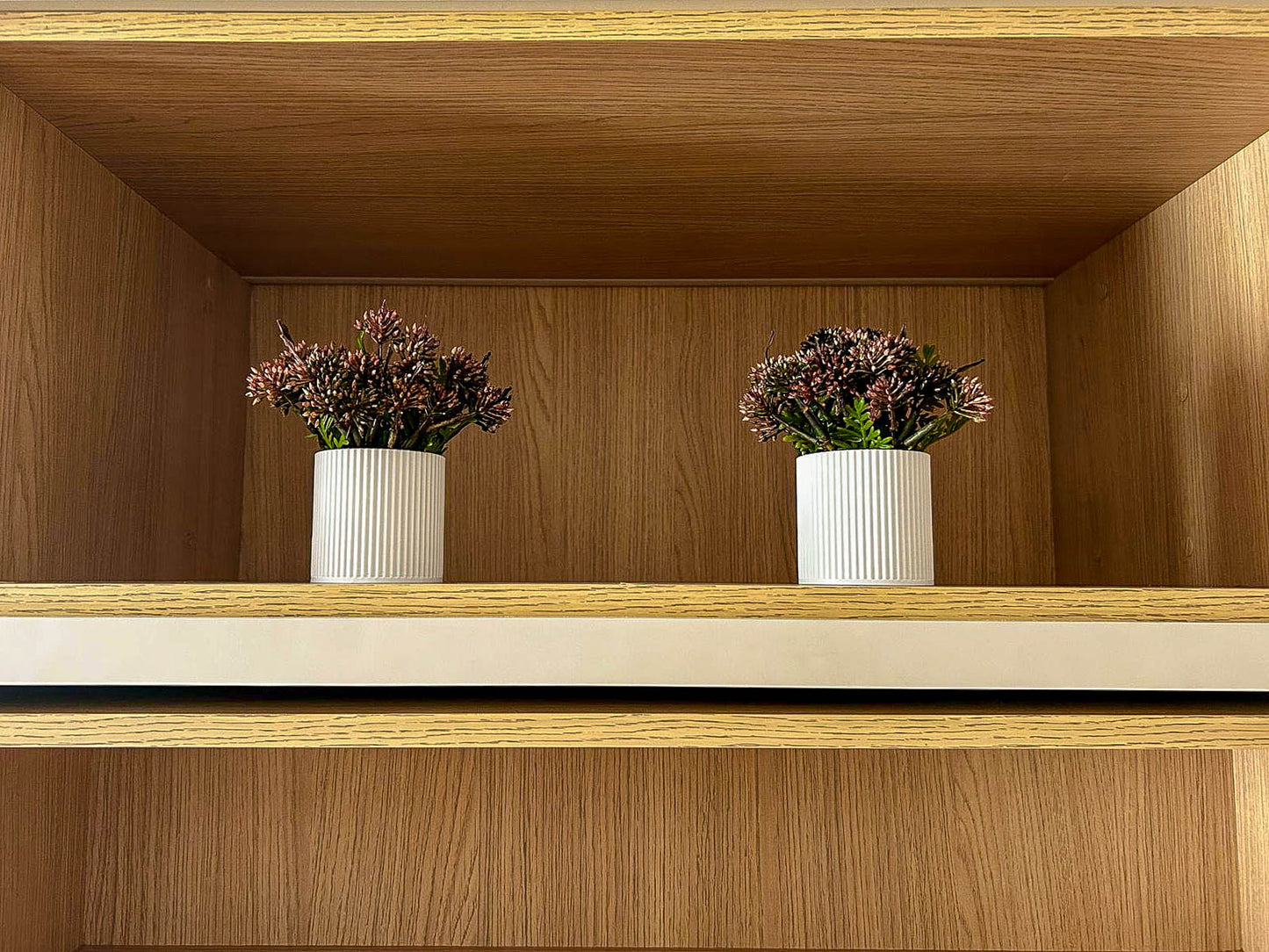 Vaso Cilíndrico Delicado com Ranhuras