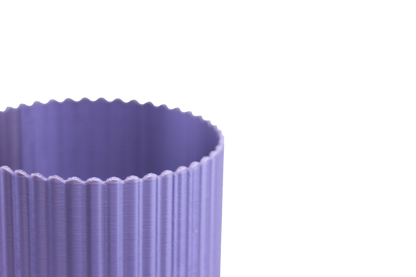 Vaso Cilíndrico com Ranhuras Modernas